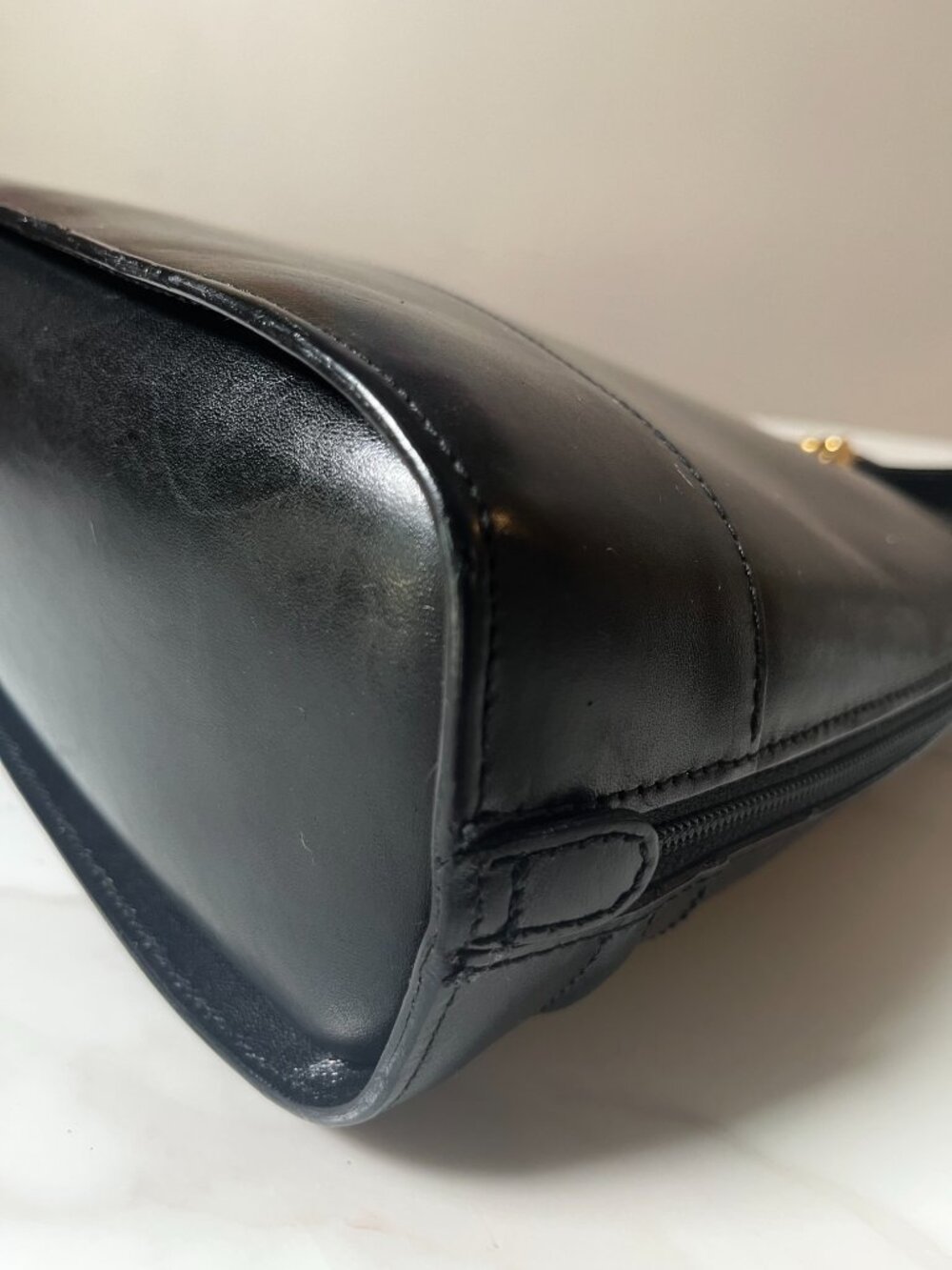Bally Black Leather Dome Gold Chain Vintage Shoulder Bag - Picture 8 of 13